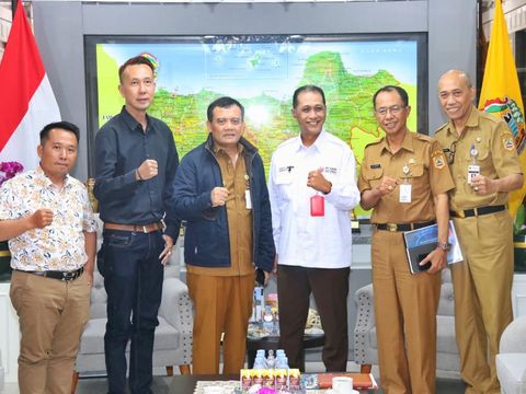 Gubernur Jateng, Ahmad Luthfi, saat menerima kunjungan Direktur PT PRPP Jawa Tengah, Heri Kristanto, di kantornya, Senin (11/8/2025).