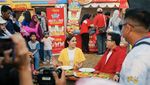 Jadi Presenter Kuliner, Angie Ang Bisa Cicipi Banyak Makanan Enak!