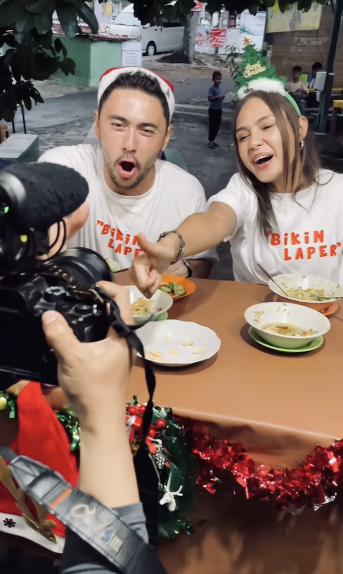 Jadi Presenter Kuliner, Angie Ang Bisa Cicipi Banyak Makanan Enak!