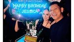 Momen Boris Bokir Bawa Kue Kejutkan Jessica Juliantiano