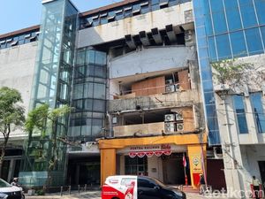 Pelaku Usaha Buka Suara Soal Pembongkaran JPO Tunjungan Surabaya