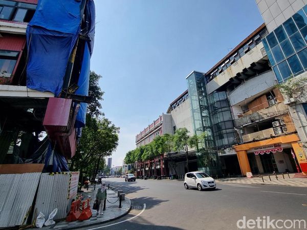 Penampakan Jalan Tunjungan Usai JPO Siola Dibongkar