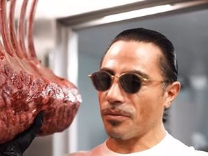 Restoran Salt Bae Rugi Rp 115 M karena Kemahalan, Terancam Bangkrut?