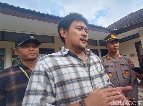 Kasat Reskrim Polresta Cilacap, Kompol Guntar Arif Setyoko memberikan keterangan seusai rekonstruksi kasus pembunuhan balita di Desa Adimulya, Wanareja, Cilacap, Senin (11/8/2025).