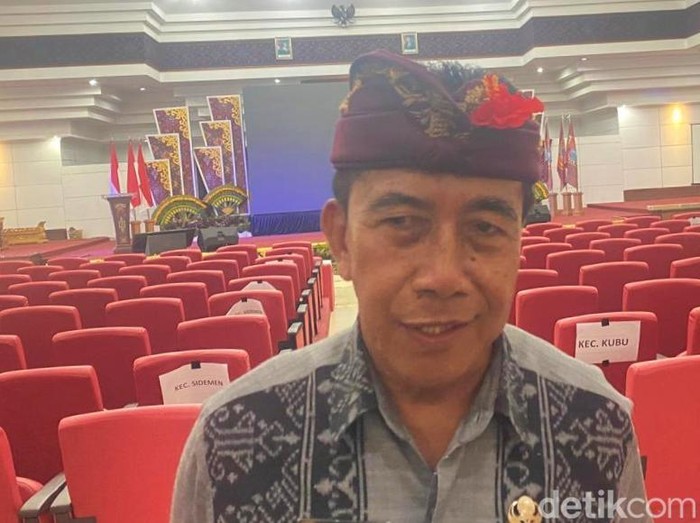 Kepala Dinas Lingkungan Hidup Karangasem I Nyoman Tari