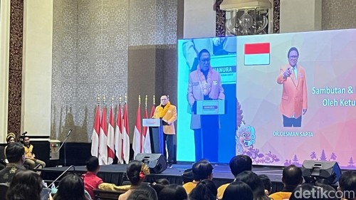Ketua Umum Partai Hanura Oesman Sapta Odang atau OSO saat pidato di Musyawarah Daerah Hanura Bali di Trans Resort, Badung, Senin (11/8/2025).