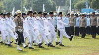 Calon anggota Pasukan Pengibar Bendera Pusaka (Paskibraka) Nasional mengikuti latihan gabungan di Lapangan Pusdiklat Wiladatika, Depok, Jawa Barat, Senin (11/8/2025). ANTARA FOTO/ASPRILLA DWI ADHA