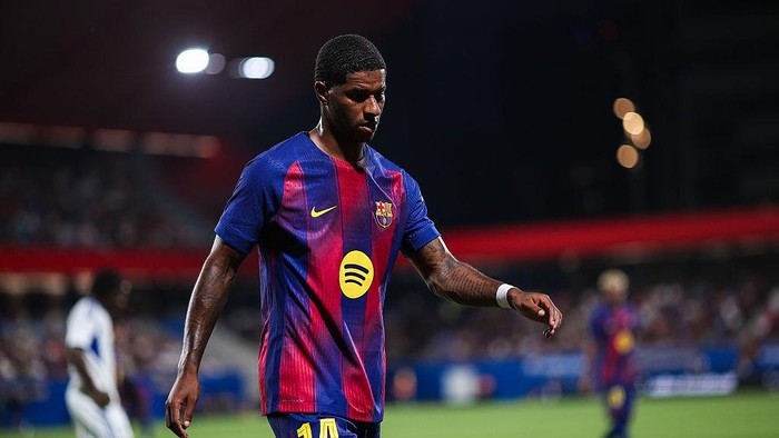 BARCELONA, SPAIN - AUGUST 10: Marcus Rashford of FC Barcelona looks on during the Joan Gamper Trophy match between FC Barcelona and Como1907 at Estadi Johan Cruyff on August 10, 2025 in Barcelona, Spain.  (Photo by Eric Alonso/Getty Images)