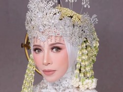 Pangling Banget! Begini Penampilan Melly Goeslaw Jadi Pengantin Sunda