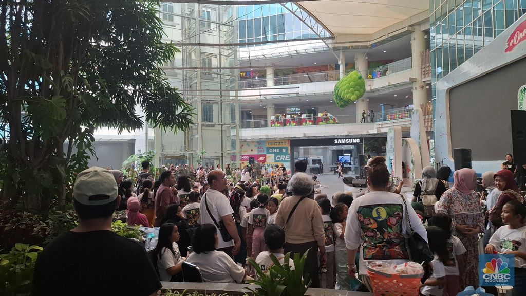 Pentas Seni Anak 2025 Bina Vokalia yang digelar di Atrium One Belpark Mall, Jakarta Selatan, Minggu (10/8/2025). (CNBC Indonesia/Chandra Dwi Pranata)