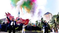Usai Sambutan Rektor UB, Prof Widodo, acara PKKMB dilanjutkan dengan pemutaran teaser, kedatangan simbol Trisula, penyerahan Trisula kepada ketua pelaksana Raja Brawijaya 2025, doa bersama, mars Brawijaya, dan pelepasan pimpinan.  Foto: Humas Universitas Brawijaya