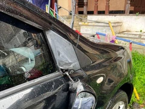 Pohon tumbang di Tegal Gundil, Kota Bogor, Senin (11/8/2025) sore.