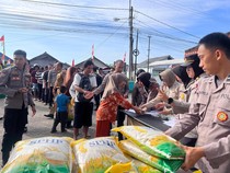 Gerakan Pangan Murah Polda Babel Diserbu Warga, 2 Ton Beras Ludes 1 Jam