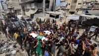 Militer Israel menuduh Al Sharif memimpin sel militan Hamas. Al Jazeera, yang didanai oleh pemerintah Qatar, membantah tuduhan tersebut, dan sebelum kematiannya, Al Sharif juga membantah klaim serupa dari Israel. Foto: REUTERS/Dawoud Abu Alkas