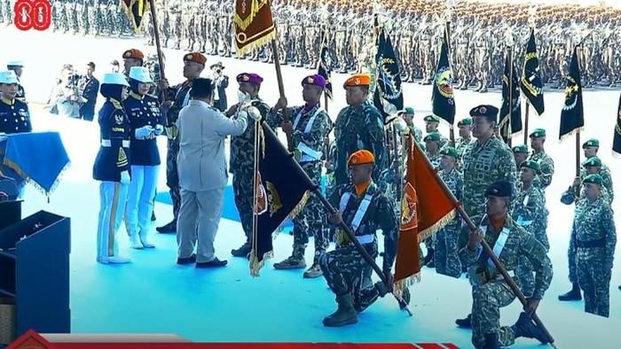 Prabowo hadiri Upacara Kehormatan Militer di Pusat Pendidikan dan Latihan Pasukan Khusus TNI AD, Batujajar, Bandung Barat. (Pupesn TNI)