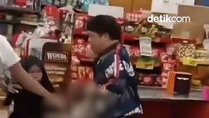Video: Pria Sandera Bayi 11 Bulan di Supermarket Malaysia
