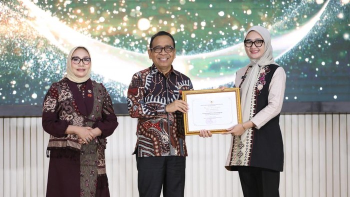 Pemerintah Provinsi Lampung meraih penghargaan Provinsi Layak Anak (Provila) Tahun 2025 dari Kementerian Pemberdayaan Perempuan dan Perlindungan Anak (Kemen PPPA ).
