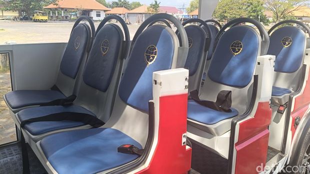 Shuttle bus listrik di kawasan Sanur, Denpasar, Bali pada Senin (11/8/2025). (Ni Made Lastri Karsiani Putri-detikBali)