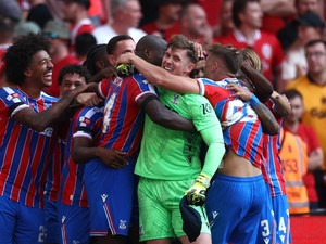 Henderson Jadi Pahlawan Crystal Palace Lagi di Wembley