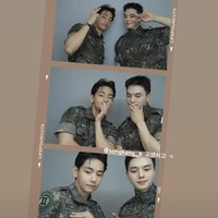 Tak ketinggalan, ada hasil photobox Song Kang dan V BTS yang dibagikan langsung oleh visual grup KPop BTS itu. Netizen tak mengira kedua artis tampan akan saling mengenal dan menjalin persahabatan selama masa wajib militer. Foto: Instagram