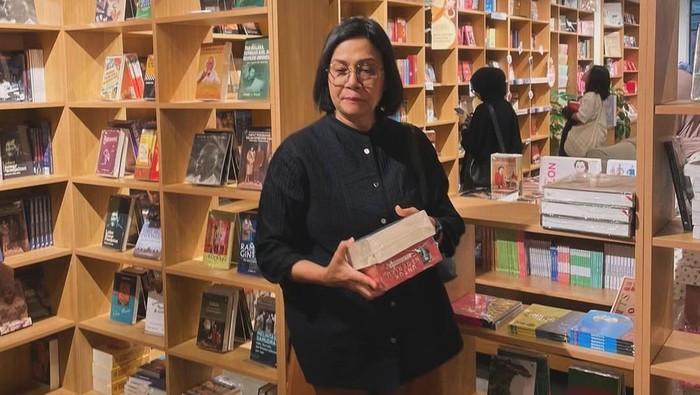Sri Mulyani, Menteri Keuangan RI menghabiskan akhir pekan bersama keluarga tercinta di Blok M