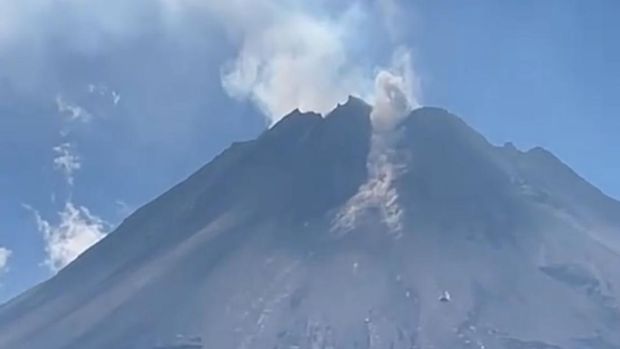 Tangkapan layar video beredar gunung Bur Ni Telong mengeluarkan asap dipastikan hoaks (dok. Istimewa)
