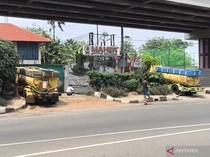 3 Truk Tinja Buang Limbah di Selokan Jaktim, DLH Bakal Beri Sanksi