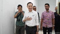 Sebagai informasi, Tom Lembong melaporkan majelis hakim yang menghukumnya 4,5 tahun di kasus korupsi impor gula ke KY hingga Mahkamah Agung (MA). Majelis hakim yang mengadili perkara Tom diketuai hakim Dennie Arsan Fatrika dengan anggota Alfis Setyawan dan Purwanto S Abdullah.