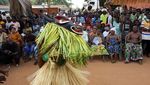 Topeng dan Tarian Satukan Afrika Barat dalam Festival Budaya Spektakuler