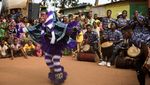 Topeng dan Tarian Satukan Afrika Barat dalam Festival Budaya Spektakuler