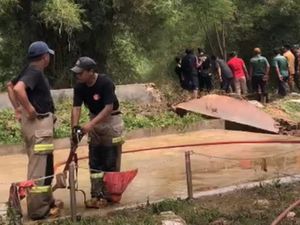 Tanggul Jebol Rendam Permukiman di Bojongsari, Turap Permanen Segera Dibangun