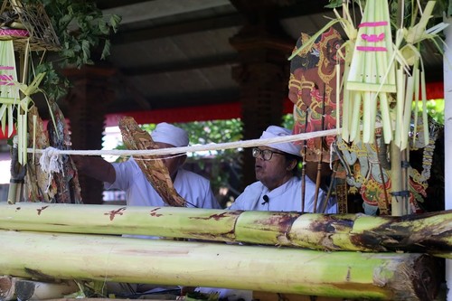 Upacara Ruwatan/Pebayuhan Sapuh Leger di Pura Dalem Tegeh Gumi, Banjar Sebelanga, Desa Dauh Puri Kauh, Denpasar, Sabtu (18/1/2025). (Instagram @dauhpurikauh)