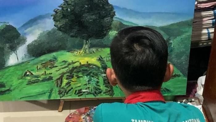 Warga Binaan Lapas Cianjur saat melukis gunung padang