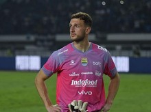 Musimnya Berakhir Bersama Persib, Adam Przybek Pulang Kampung ke Wales