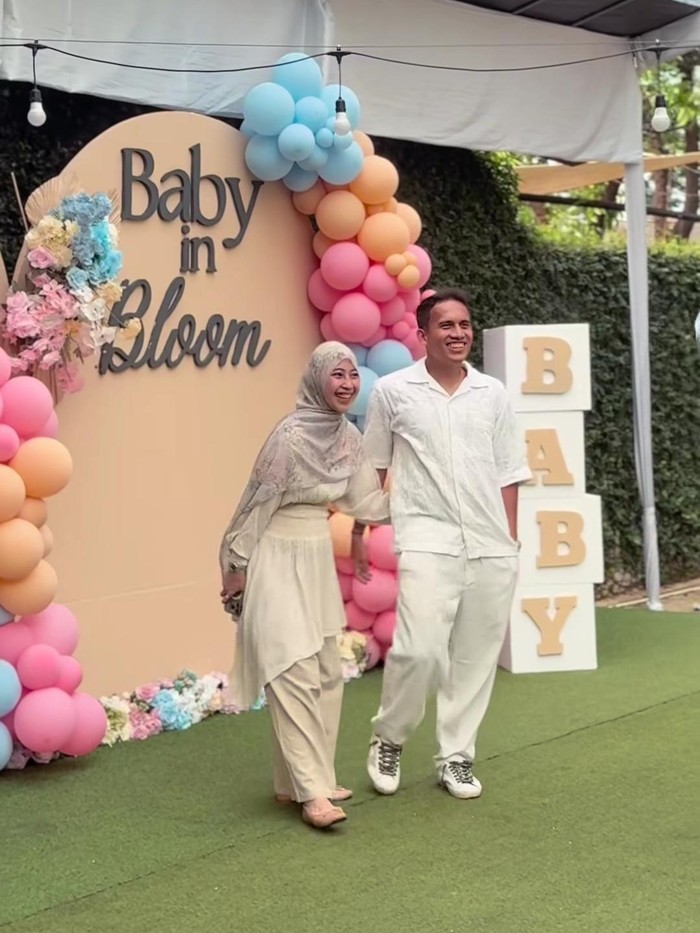 Adiba Khanza dan Egy Maulana Vikri gelar gender reveal anak pertama.
