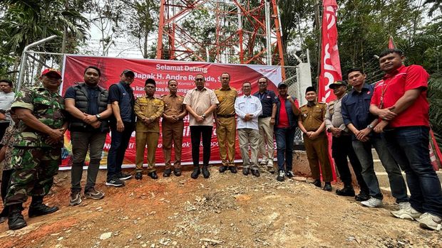 Andre Rosiade Resmikan Tower Telkomsel di Silongo Sijunjung