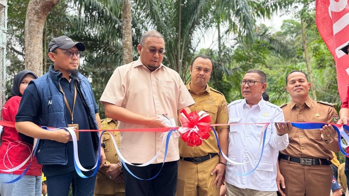 Andre Rosiade Resmikan Tower Telkomsel di Silongo Sijunjung