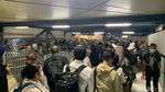 Antrean Penumpang Mengular di CSW Imbas Banjir Ganggu Rute Transjakarta