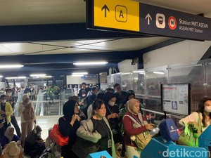 Penyebab TransJ Telat dan Bikin Penumpang Antre 3 Jam di Halte CSW Semalam