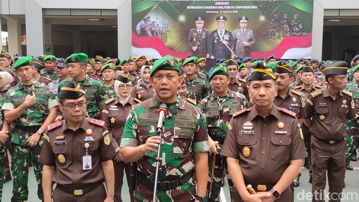 Apel pengamanan Kejati Jateng, Kejati DIY dan Kodam IV/Diponegoro digelar di Kantor Kejati Jateng, Kota Semarang, Selasa (12/8/2025).