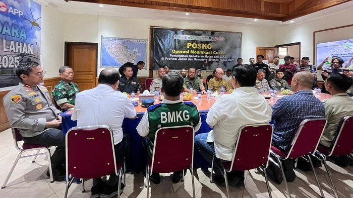 APP Group bersama Pemerintah perkuat langkah antisipasi karhutla gelar OMC di Jambi dan Sumsel