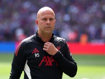 Ditanya soal Alexander Isak, Arne Slot Malah Ngomongin Chiesa