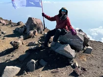 Nggak Ada Capeknya, Usai Rinjani, Atiek CB Gapai Puncak Gunung Slamet