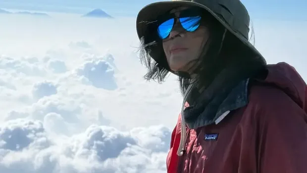 Atiek CB di puncak Gunung Slamet