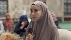 7 Transformasi Gaya Ayu Aulia, Tampil Berhijab Saat Masuk Islam Lagi