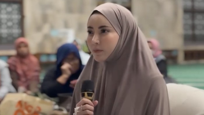 Ayu Aulia kembali memeluk Islam