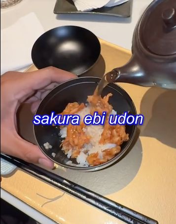 Begini Reaksi Penjual Sushi Gerobakan Makan Sushi Omakase Rp 4 Juta