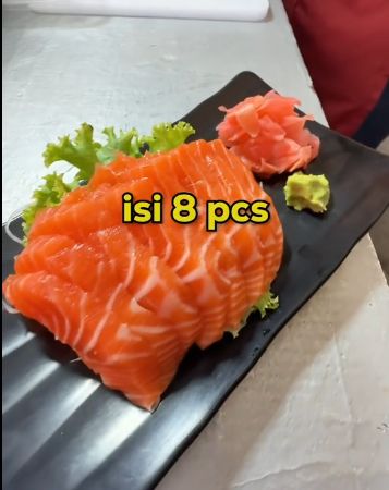 Begini Reaksi Penjual Sushi Gerobakan Makan Sushi Omakase Rp 4 Juta