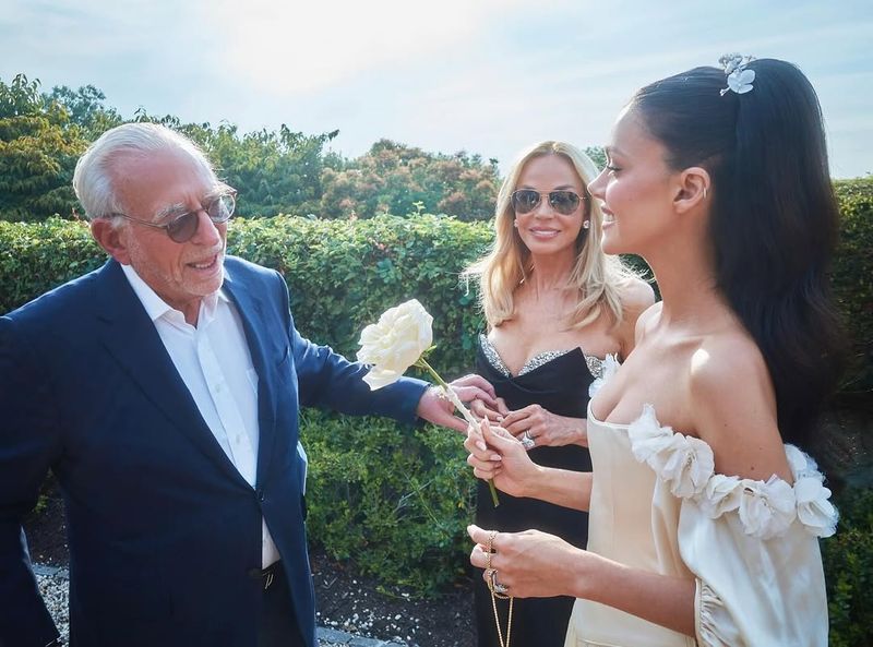 Brooklyn Beckham dan Nicola Peltz Menikah Ulang Brooklyn Beckham dan Nicola Peltz Menikah Ulang.