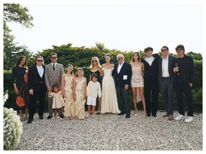 Konflik dengan Ibu Kandung, Brooklyn Beckham Beri Ucapan Manis Buat Ibu Mertua